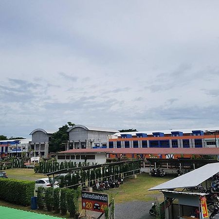 Jaroensin Place Buriram Bagian luar foto